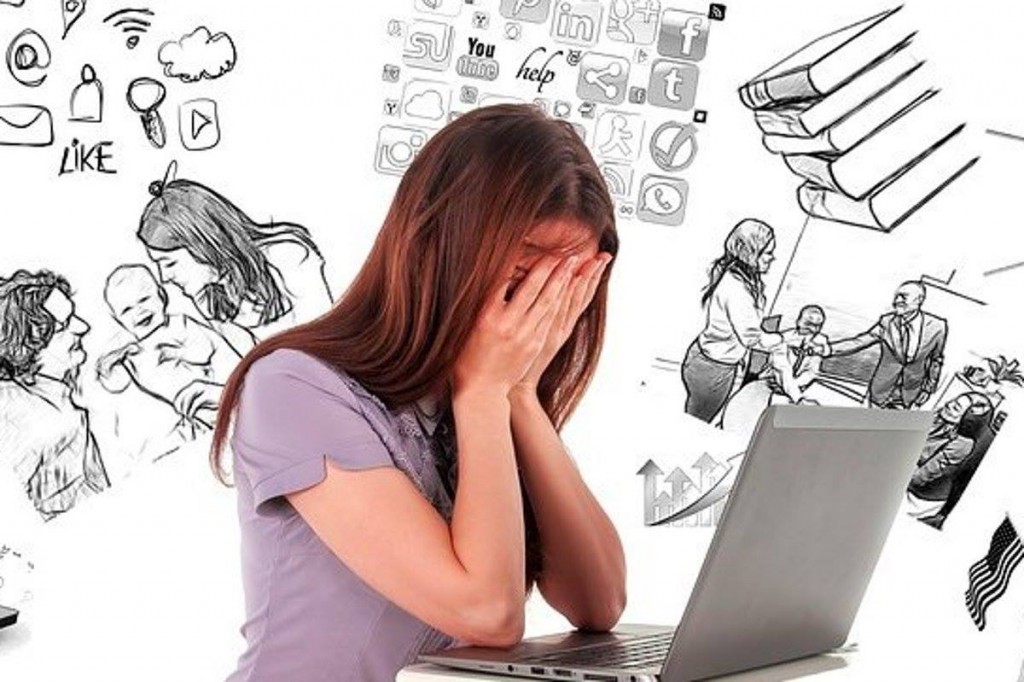 giới trẻ bị áp lực stress khi làm việc và học tập với nhiều suy nghĩ tiêu cực