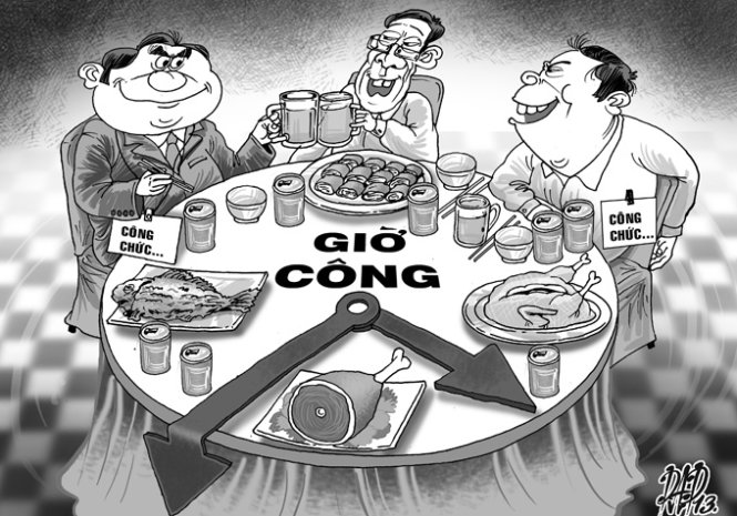 bàn nhậu công sở uống rượu bia trong giờ làm việc